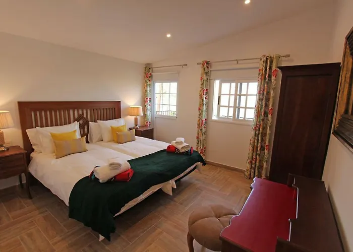 Viva Tropical فيلة